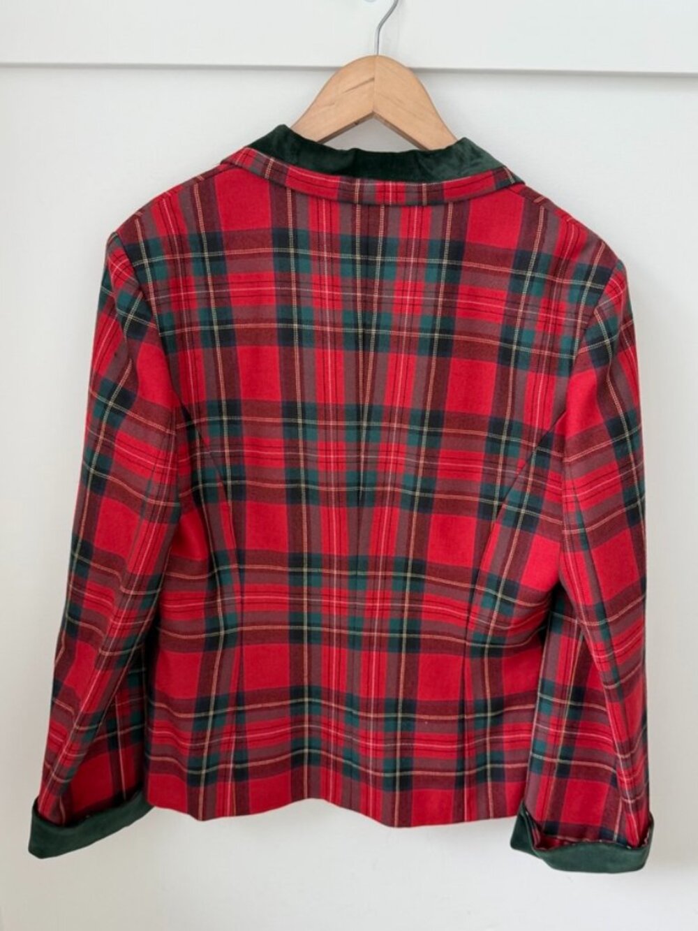 Vintage ARMORICA Italy Red Plaid 100% Wool Blazer Velvet Trim Collar Accent - Picture 5 of 8